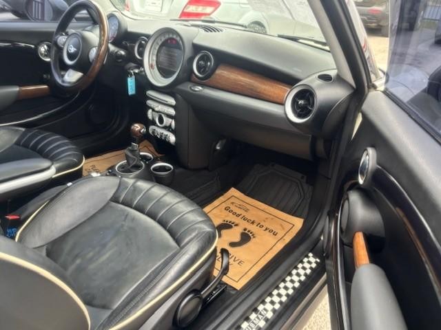 MINI Cooper Clubman Vehicle Image 16