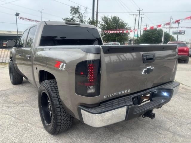 Chevrolet Silverado 1500 Vehicle Image 03