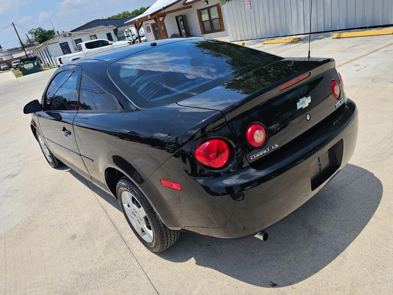 Chevrolet Cobalt Vehicle Image 03