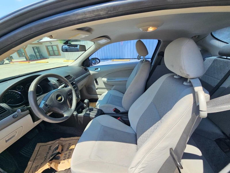 Chevrolet Cobalt Vehicle Image 10