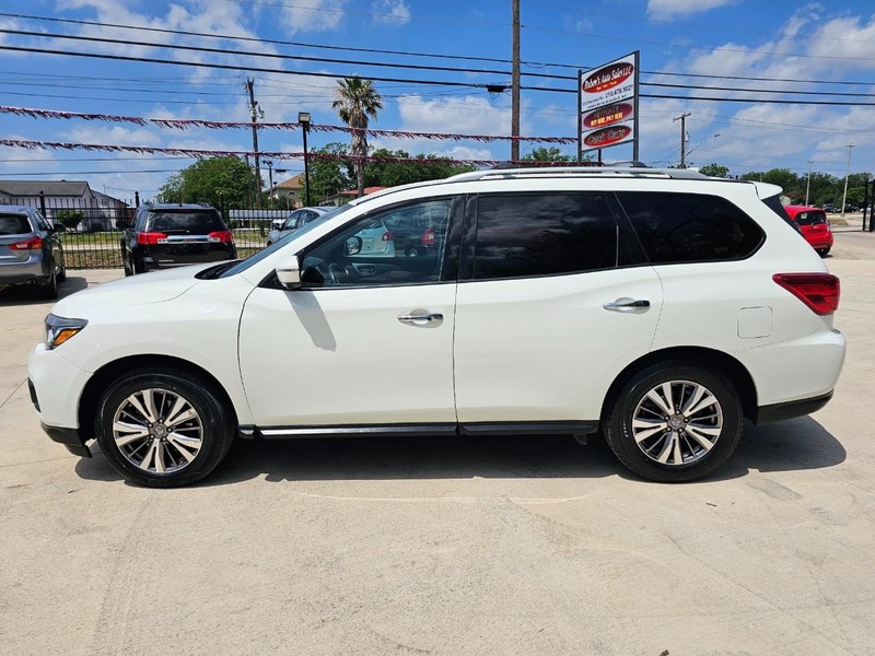 Nissan Pathfinder Vehicle Image 02