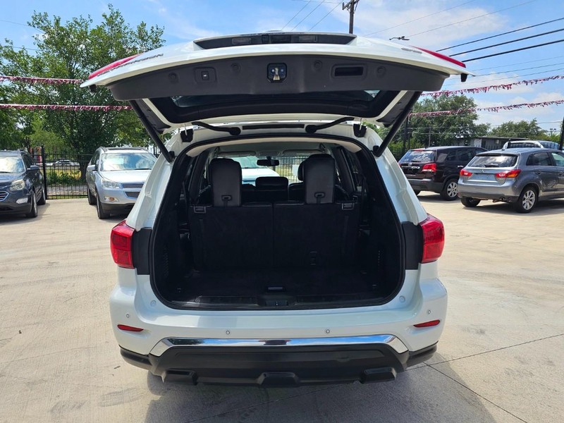 Nissan Pathfinder Vehicle Image 05