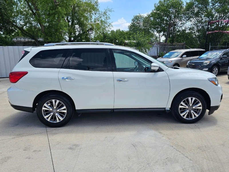 Nissan Pathfinder Vehicle Image 08