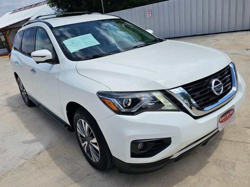 Nissan Pathfinder Vehicle Image 09