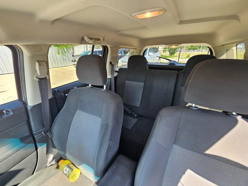 Jeep Patriot Vehicle Image 15