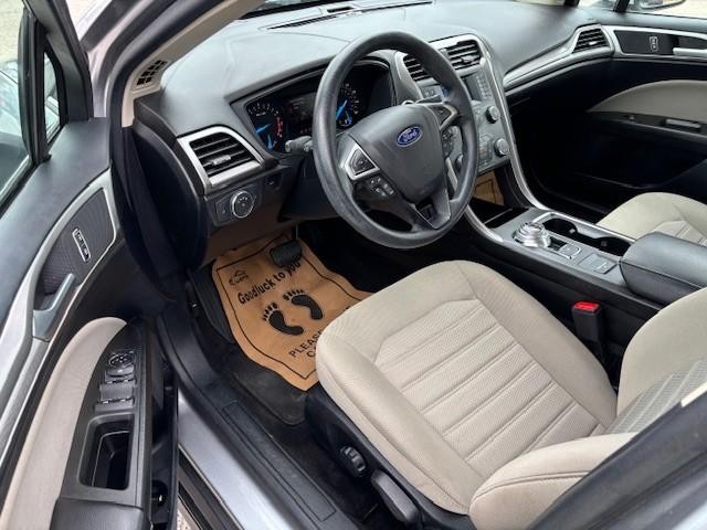 Ford Fusion Vehicle Image 10