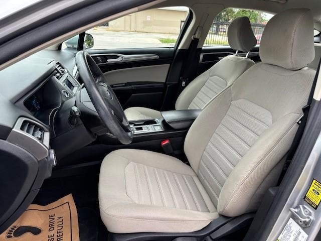 Ford Fusion Vehicle Image 11