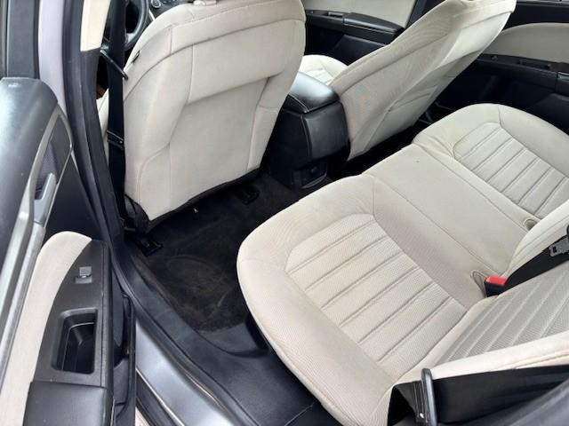 Ford Fusion Vehicle Image 13