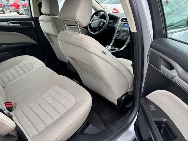 Ford Fusion Vehicle Image 15