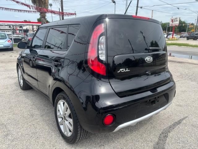 Kia Soul Vehicle Image 03