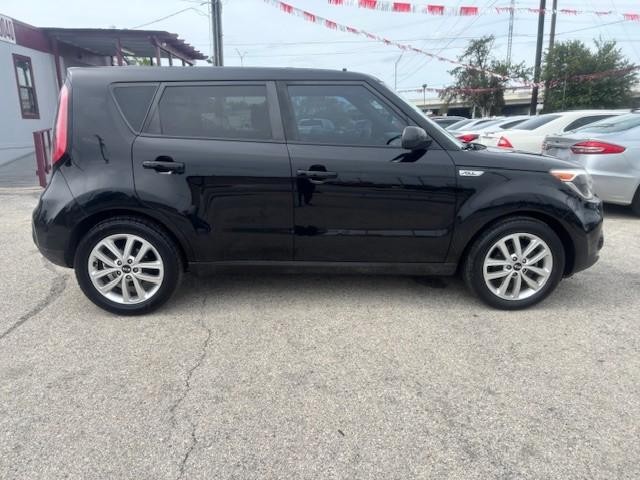 Kia Soul Vehicle Image 06