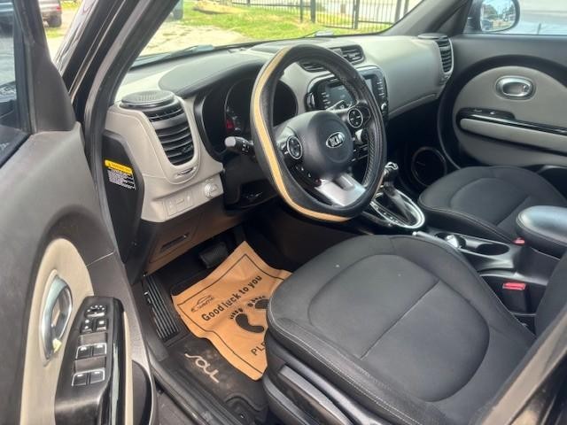 Kia Soul Vehicle Image 10