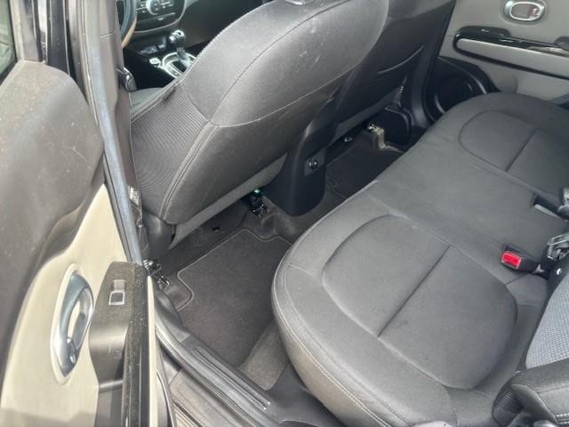 Kia Soul Vehicle Image 13