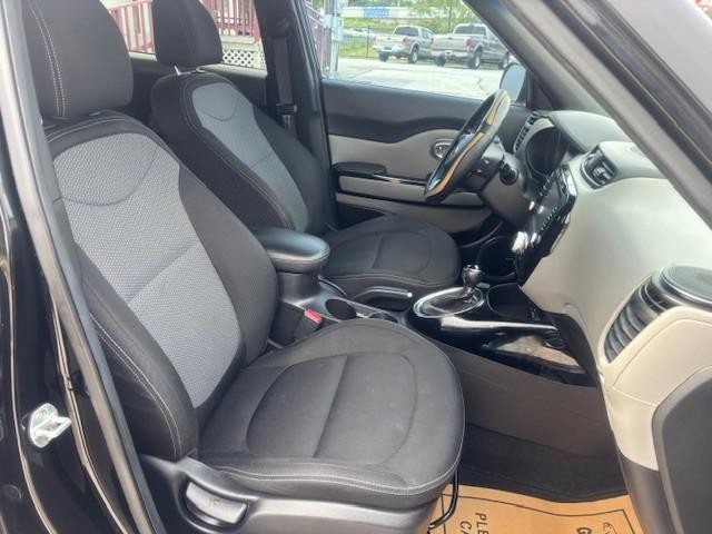 Kia Soul Vehicle Image 18