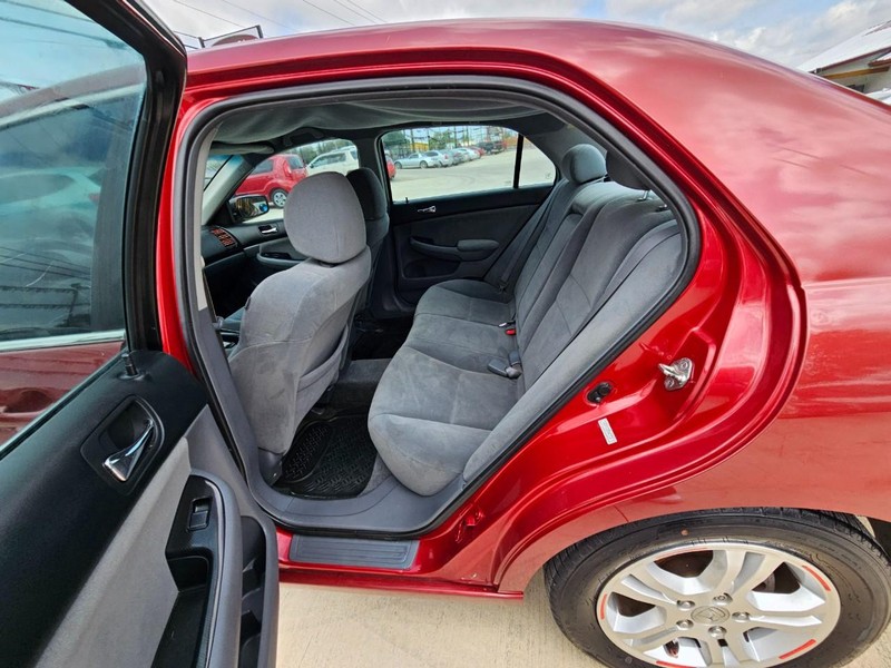 Honda Accord Sedan Vehicle Image 11
