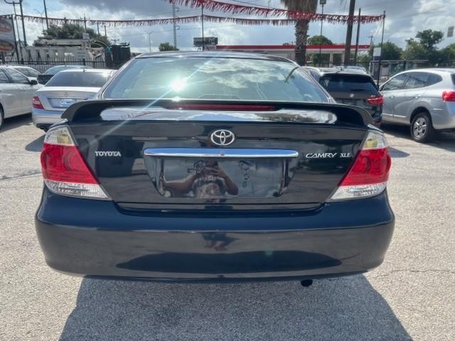 Toyota Camry Vehicle Image 04