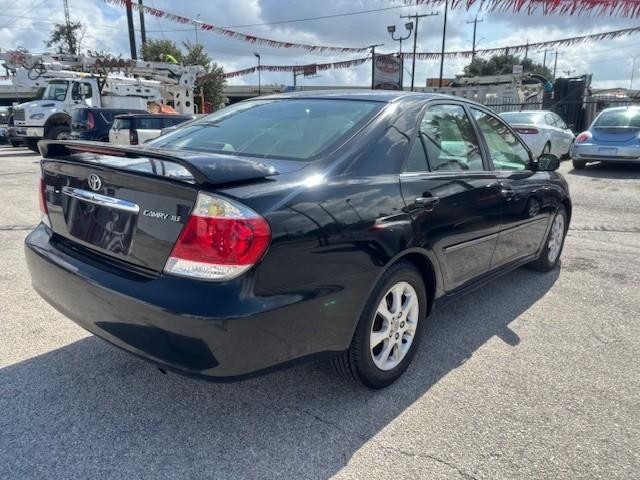 Toyota Camry Vehicle Image 05