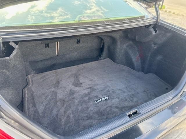 Toyota Camry Vehicle Image 18