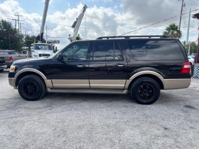 Ford Expedition EL Vehicle Image 02