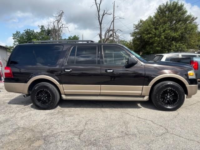 Ford Expedition EL Vehicle Image 06