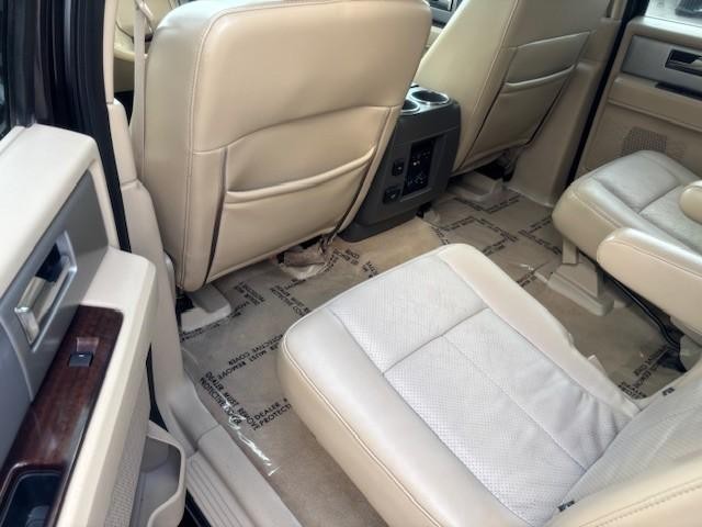 Ford Expedition EL Vehicle Image 13