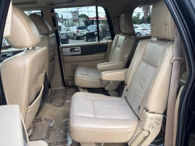Ford Expedition EL Vehicle Image 14