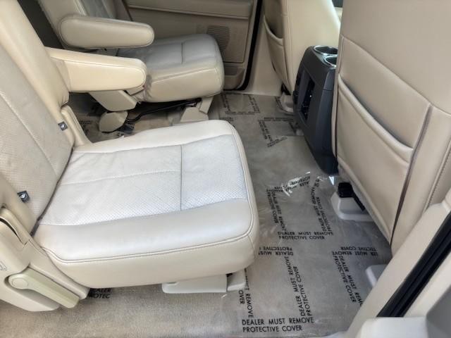 Ford Expedition EL Vehicle Image 19