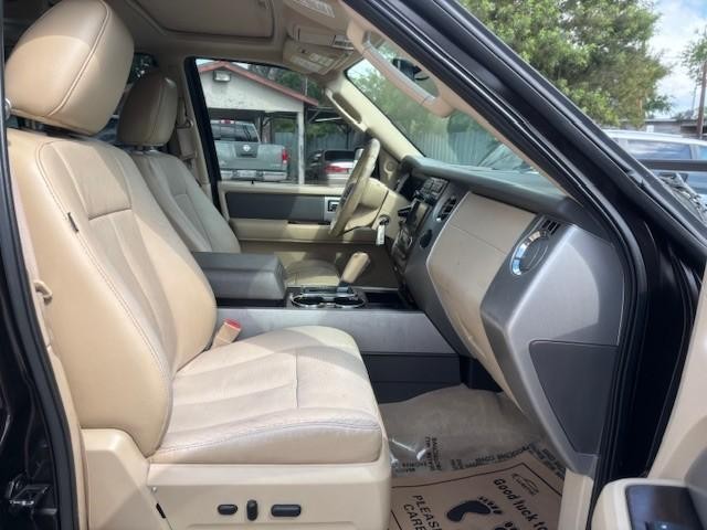 Ford Expedition EL Vehicle Image 22
