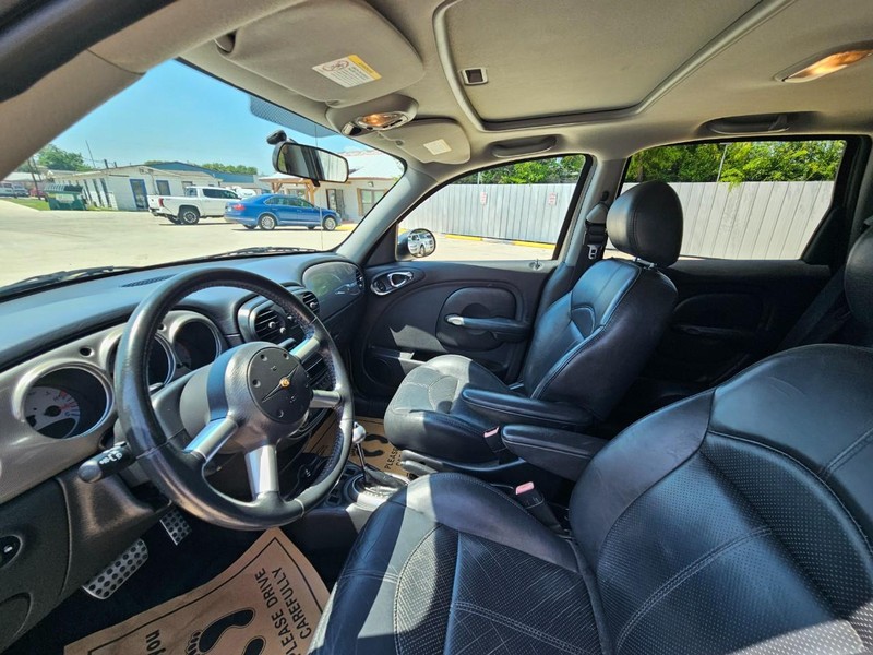 Chrysler PT Cruiser Vehicle Image 12