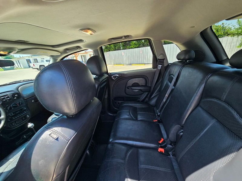 Chrysler PT Cruiser Vehicle Image 14