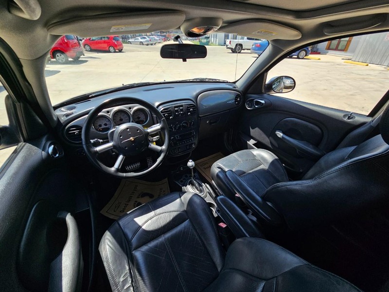 Chrysler PT Cruiser Vehicle Image 15