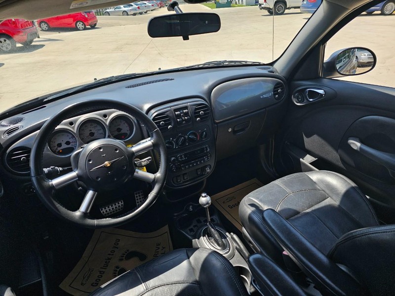 Chrysler PT Cruiser Vehicle Image 16