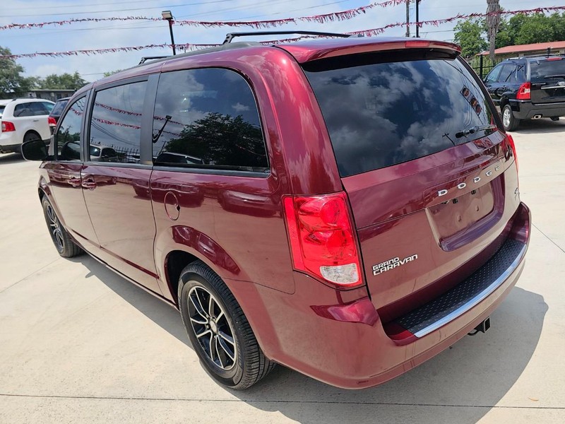 Dodge Grand Caravan Vehicle Image 03