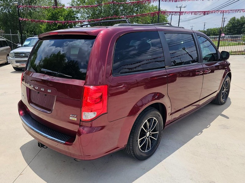 Dodge Grand Caravan Vehicle Image 05