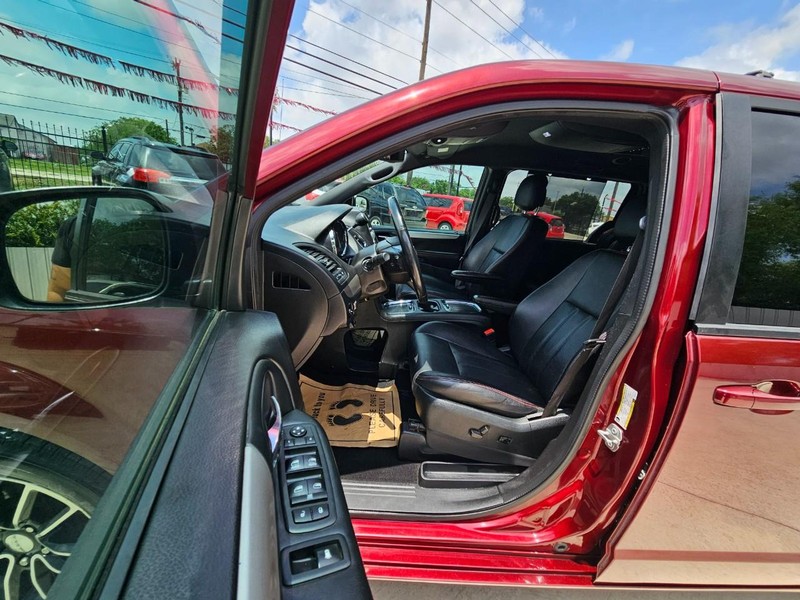 Dodge Grand Caravan Vehicle Image 09