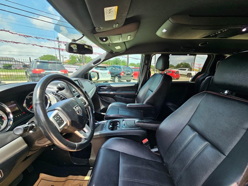 Dodge Grand Caravan Vehicle Image 10