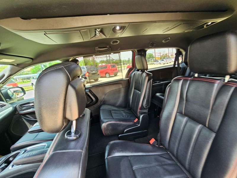 Dodge Grand Caravan Vehicle Image 12