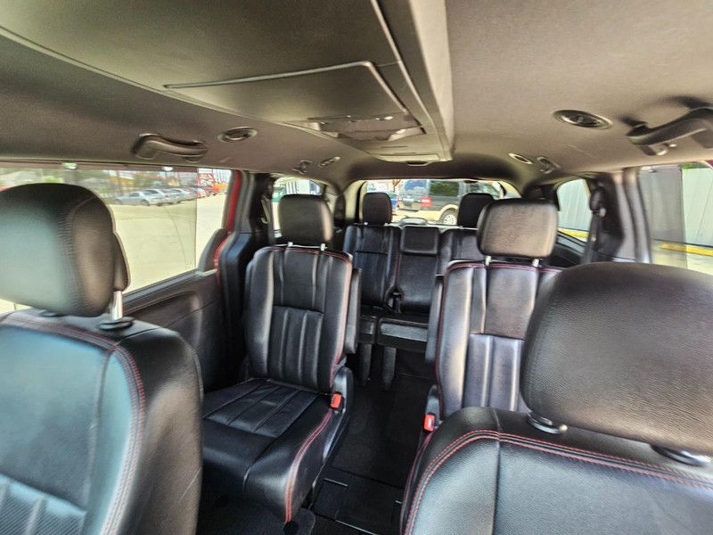 Dodge Grand Caravan Vehicle Image 13