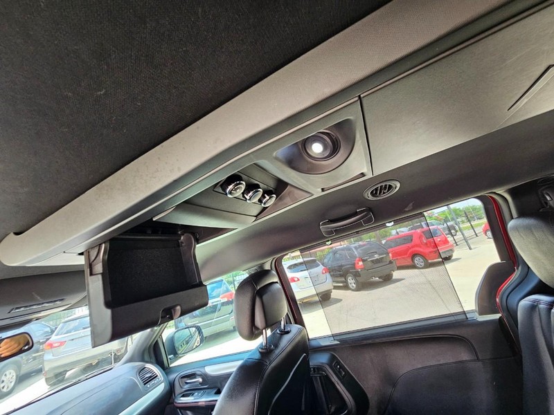Dodge Grand Caravan Vehicle Image 15