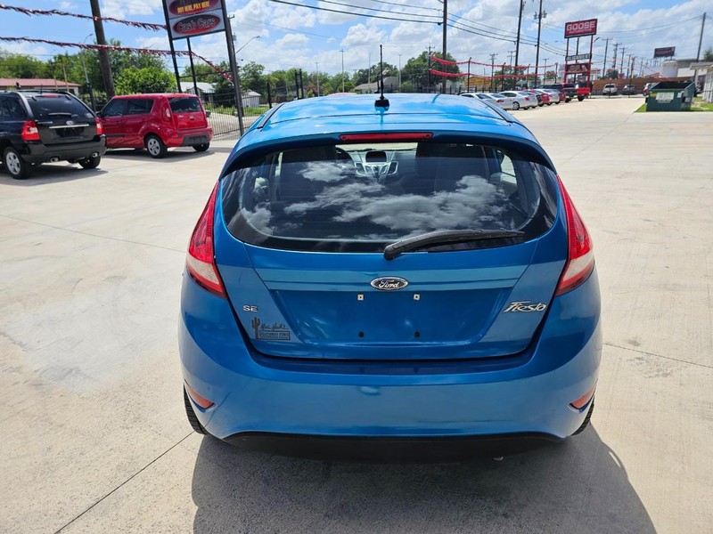 Ford Fiesta Vehicle Image 04