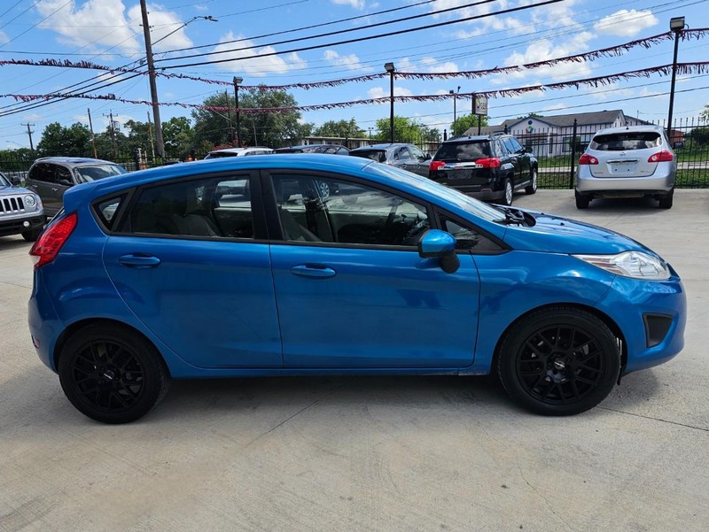 Ford Fiesta Vehicle Image 06
