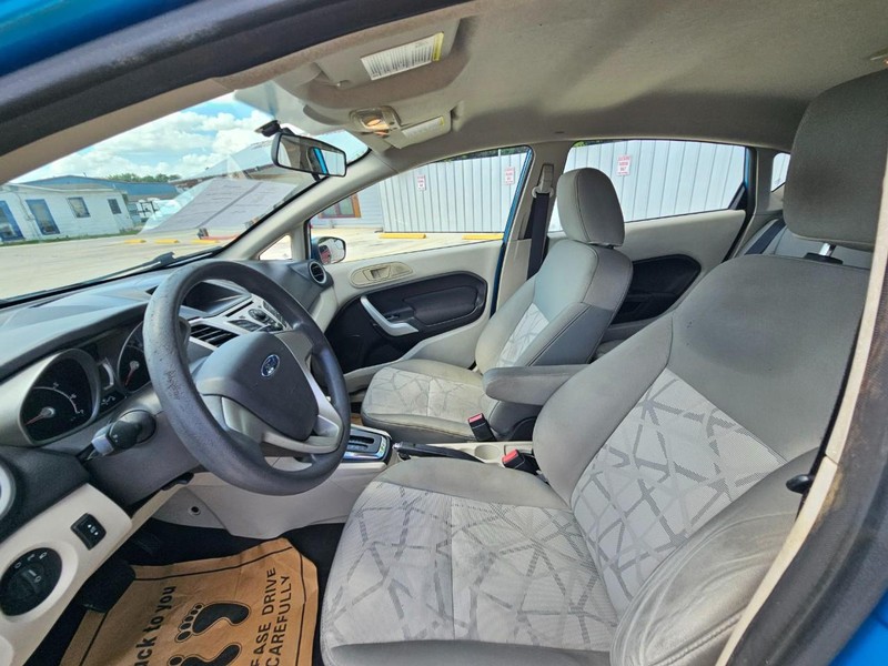 Ford Fiesta Vehicle Image 10
