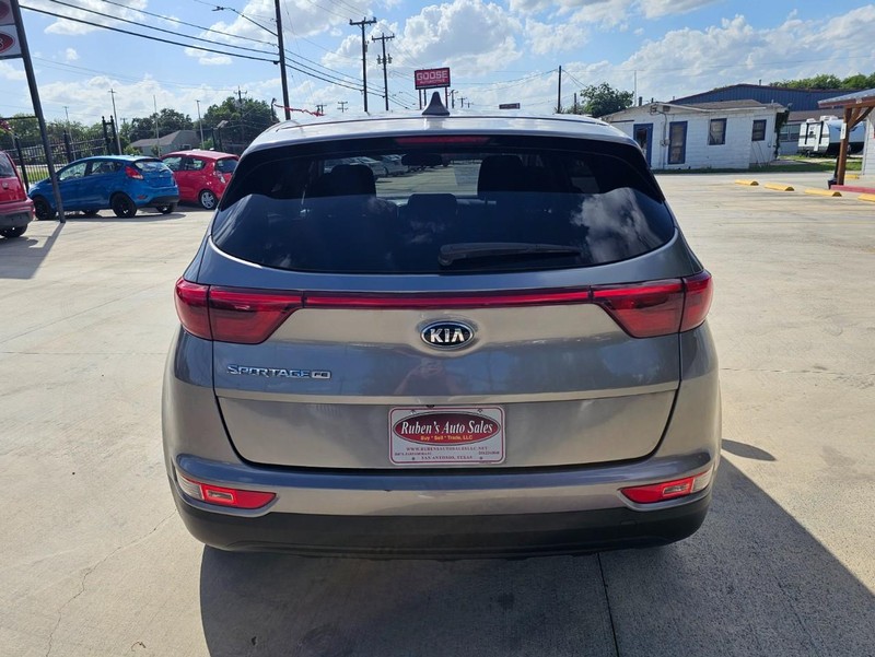 Kia Sportage Vehicle Image 04