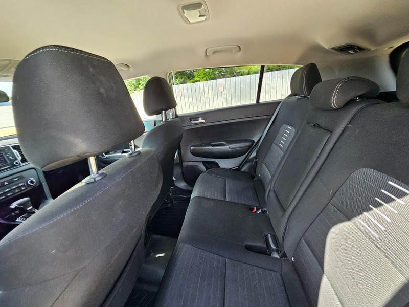 Kia Sportage Vehicle Image 14