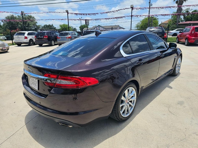 Jaguar XF Vehicle Image 06