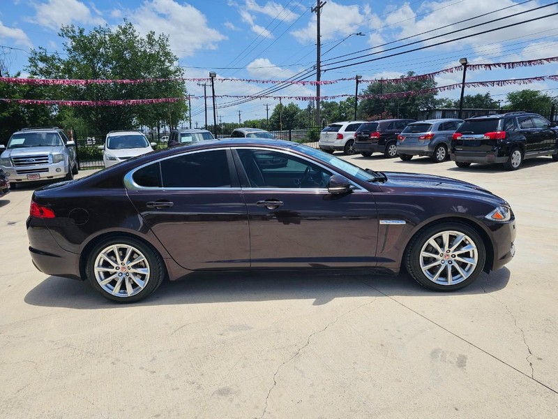 Jaguar XF Vehicle Image 07
