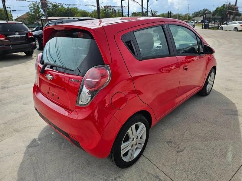 Chevrolet Spark Vehicle Image 05