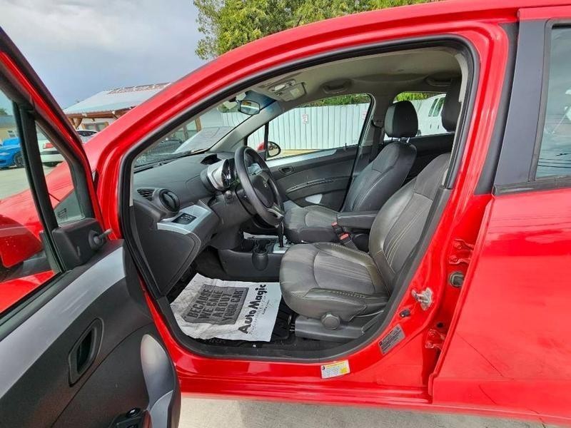 Chevrolet Spark Vehicle Image 09