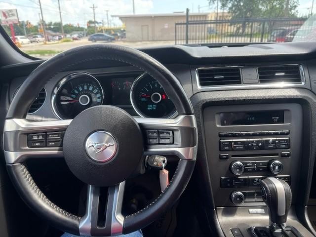 Ford Mustang Vehicle Image 12