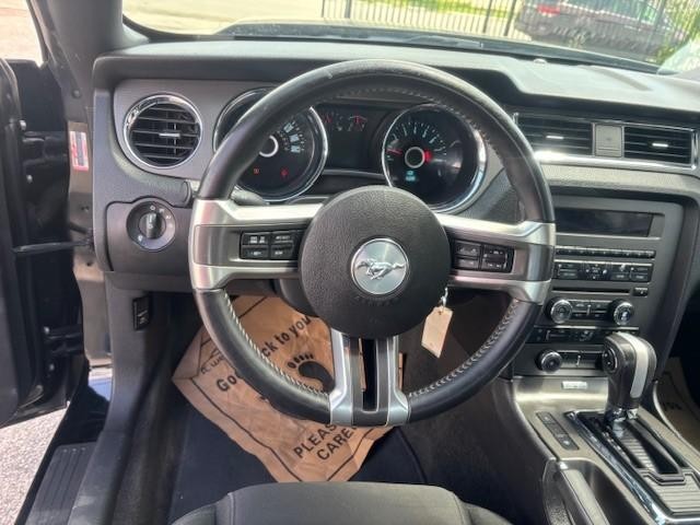 Ford Mustang Vehicle Image 13